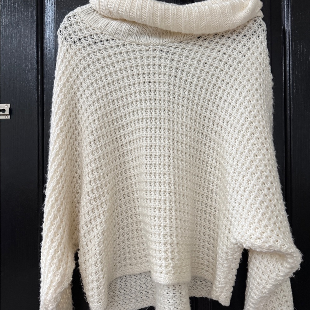 Elegant Cream Knit Turtleneck Sweater